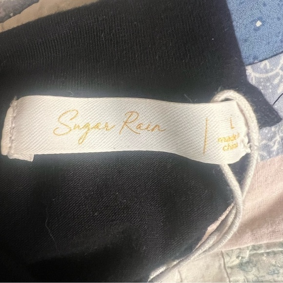 Sugar Rain, black long
Sleeve Crop Top with Sheer Panel Women's Large - Picture 6 of 8